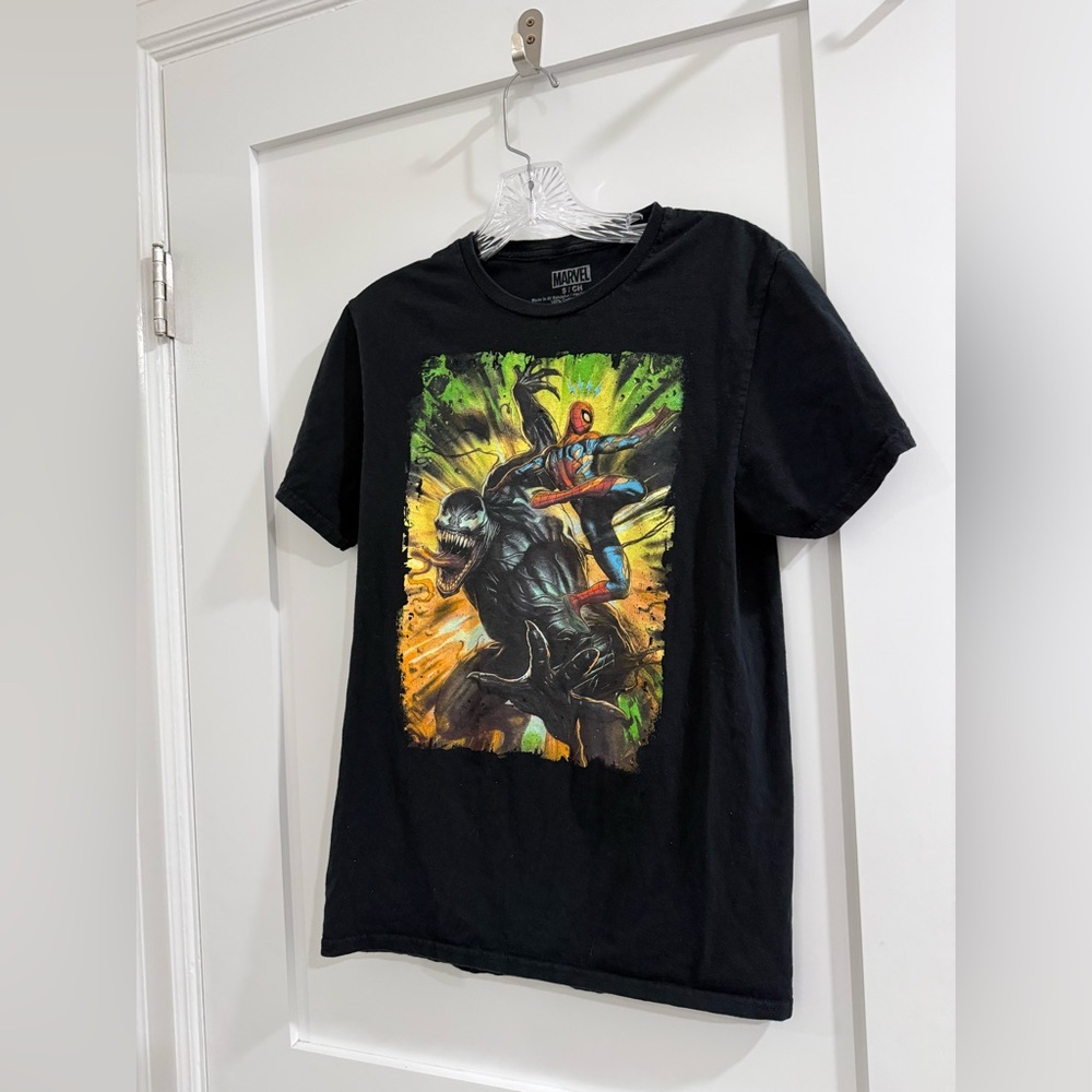 Marvel black cotton Spider-Man versus Venom t shirt with distressed graphic